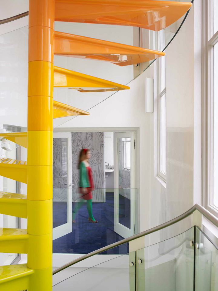 AB Rogers和DA Studio 7的Rainbow House 7
