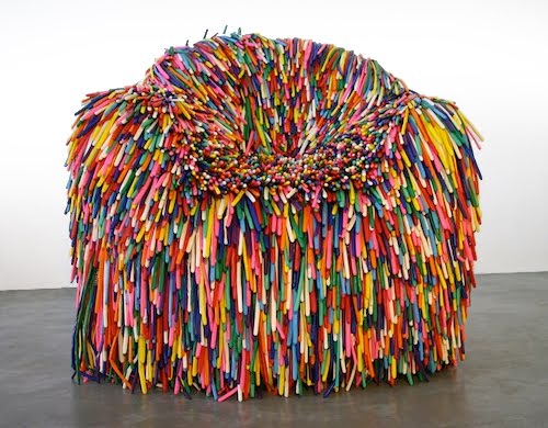Pini Leibovich的Happy Material Armchair