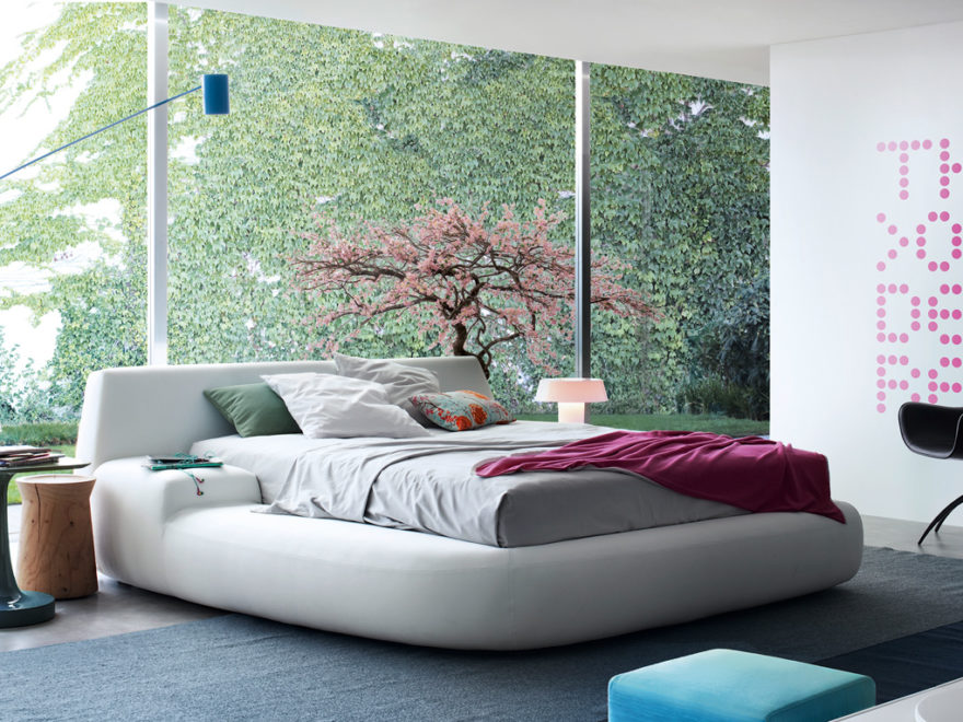 Paola Navone的《大床》(Big Bed)
