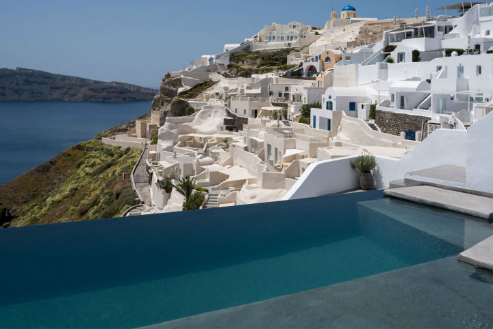 在Oia Santorini12享受豪华套房