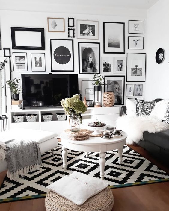 effortlessly pretty posters TV wall gallery