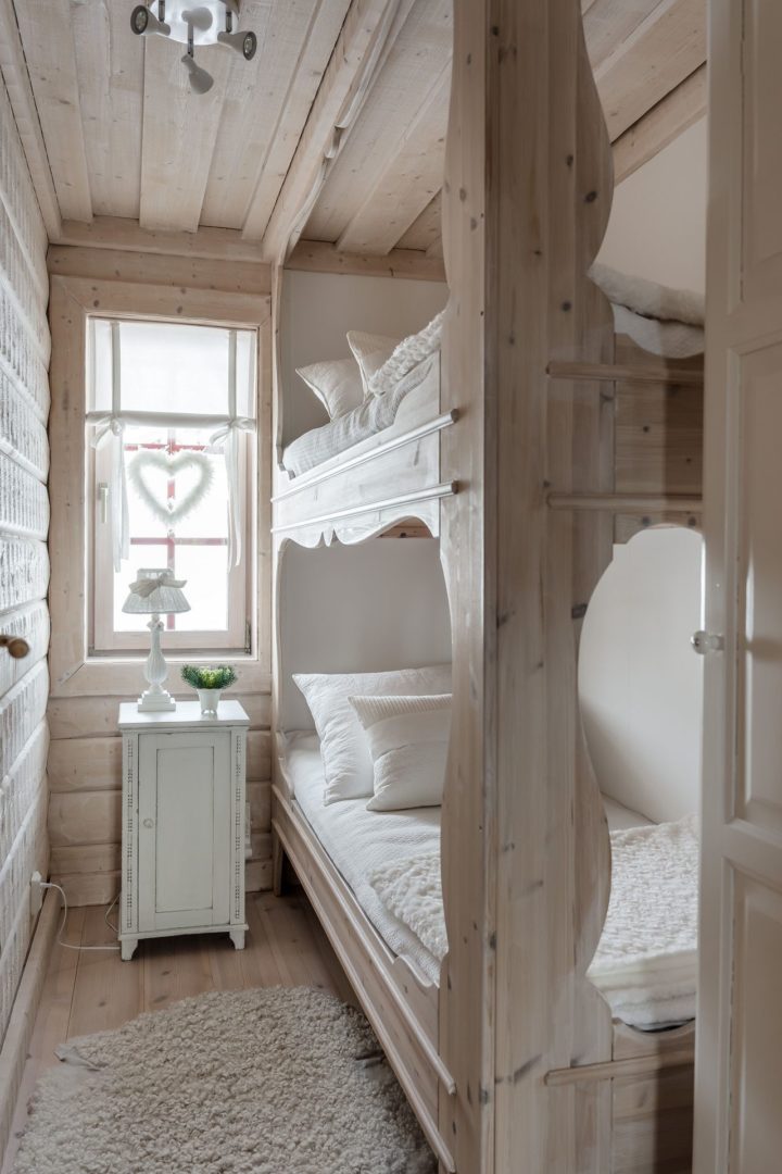 Scandinavian-cottage-home-23
