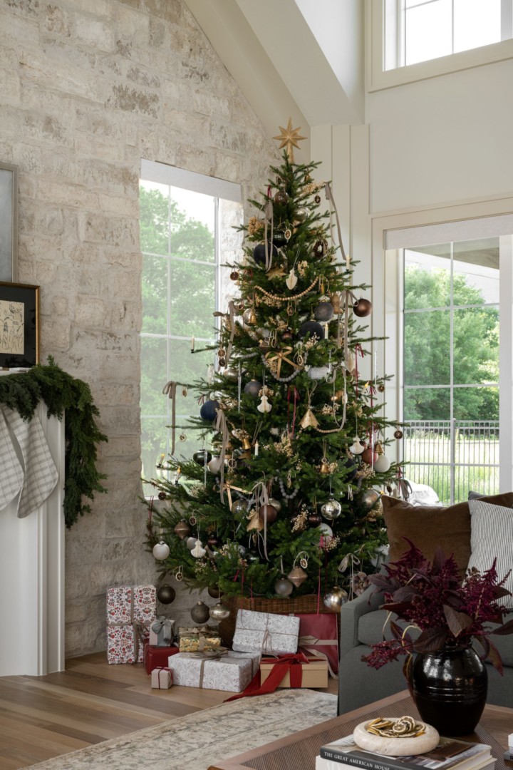 studiomcgee_Christmas-decorations-2022-2