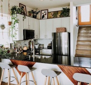 如何装饰您的厨房内柜