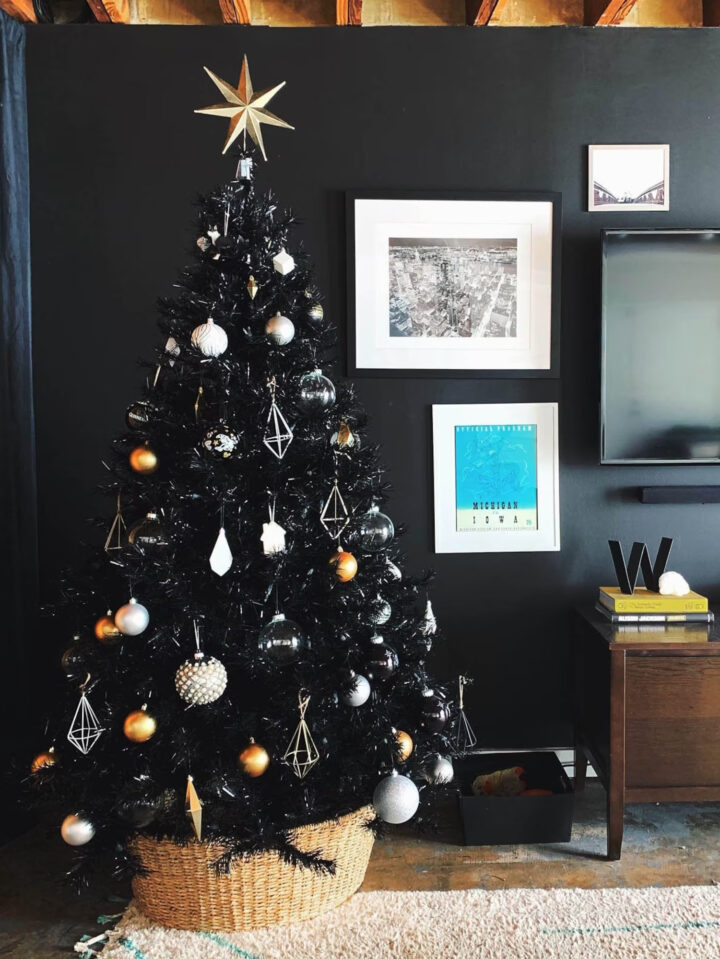 black-Christmas-tree-idea-1