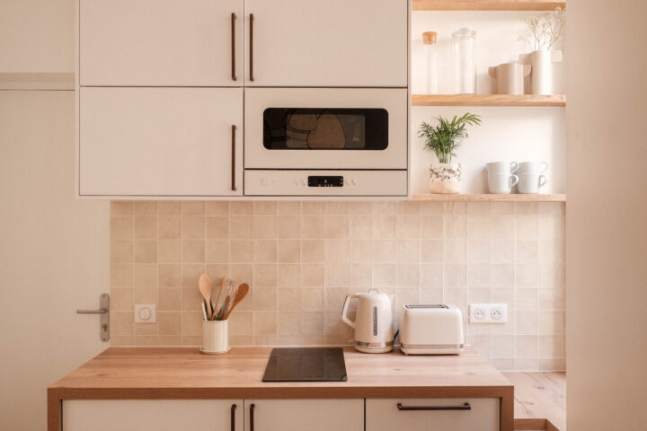 tiny-Parisian-apartment-2