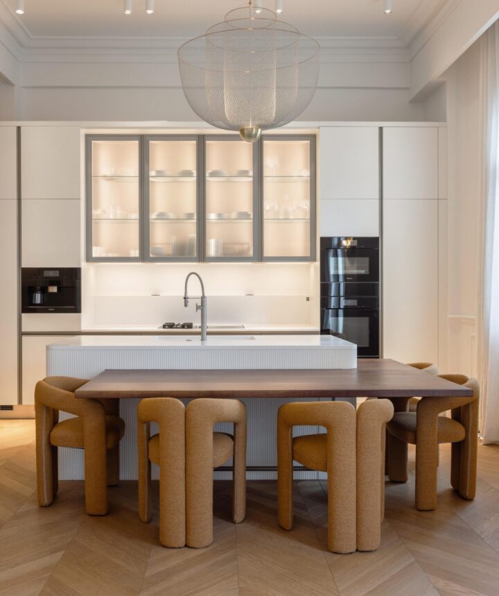 重生历史:50年代公寓现代转盘