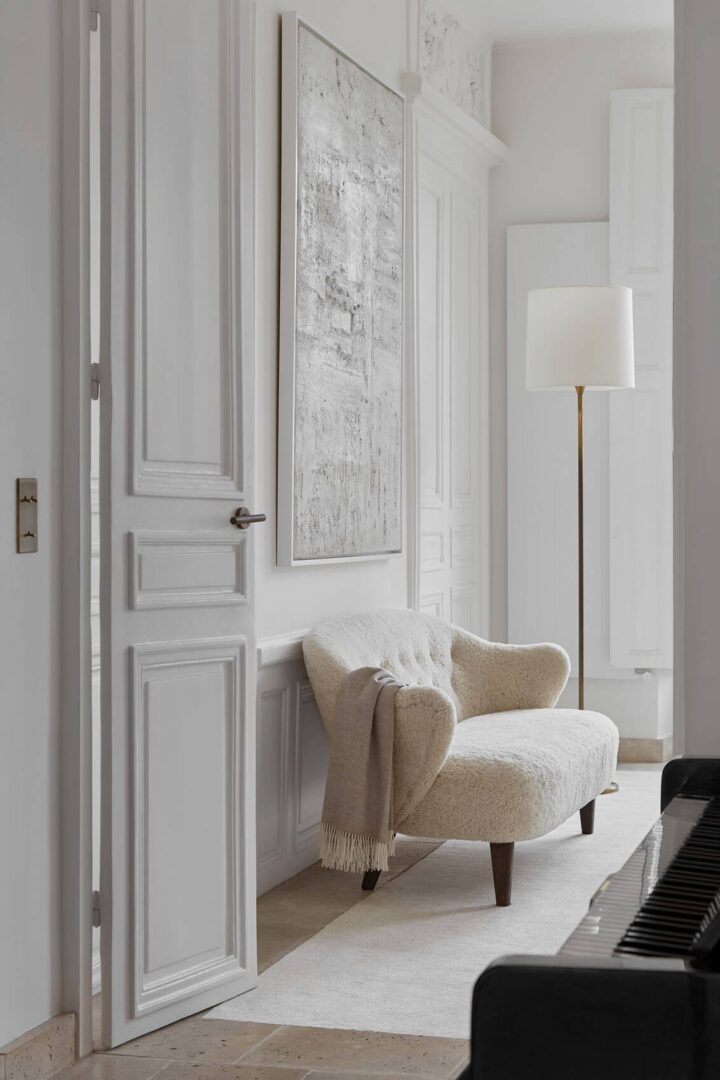 Parisian-Apartment-11
