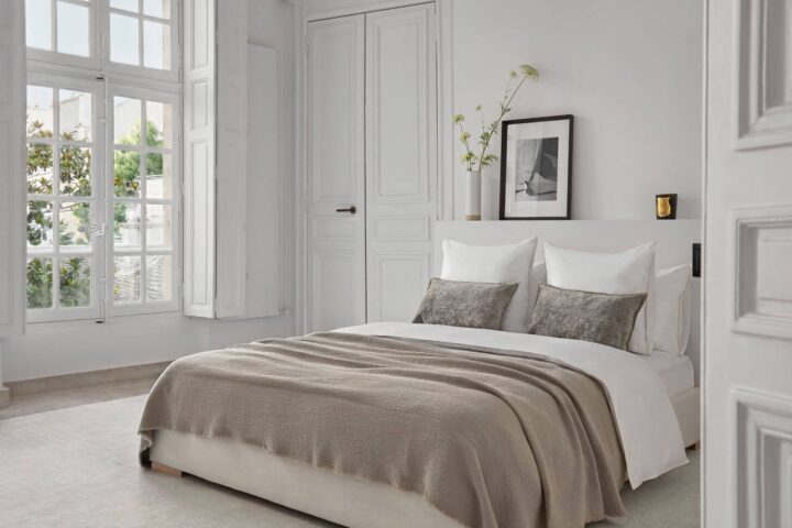 Parisian-Apartment-15