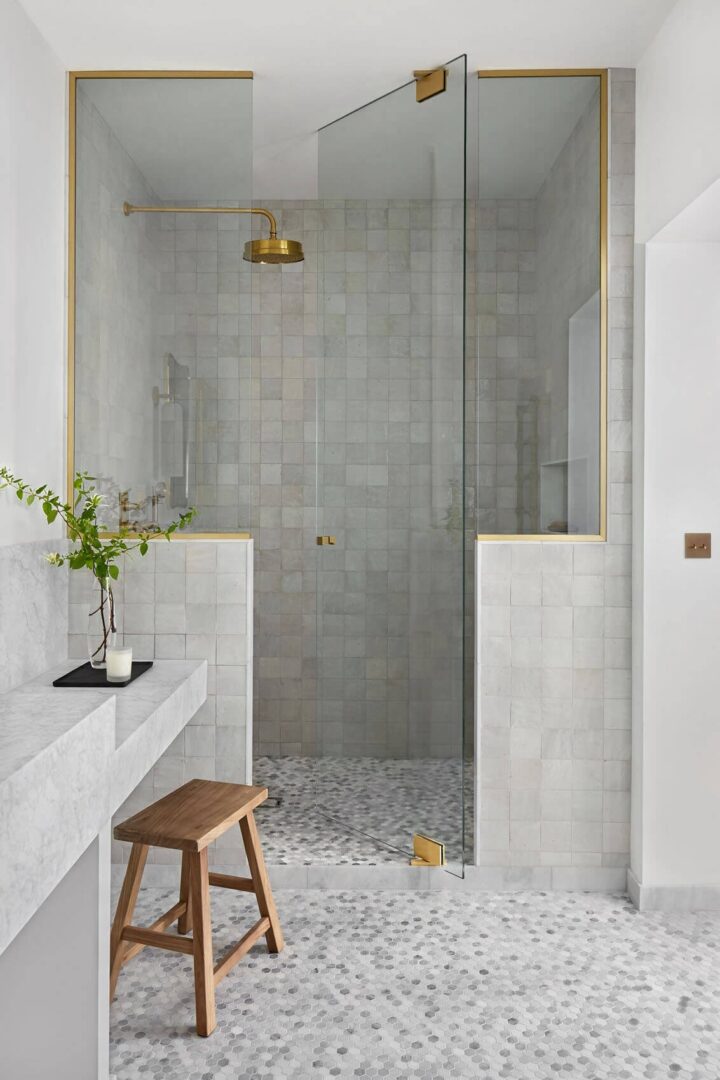 Parisian-Apartment-16