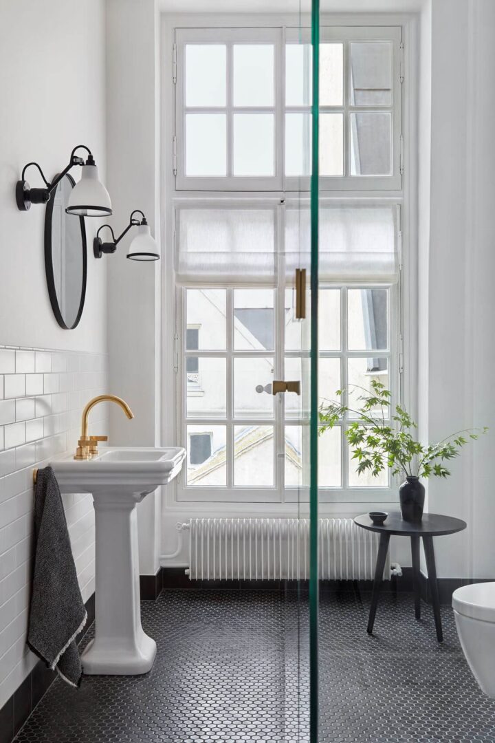 Parisian-Apartment-20